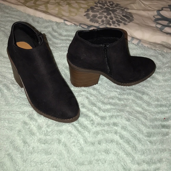 Black booties - Picture 1 of 2